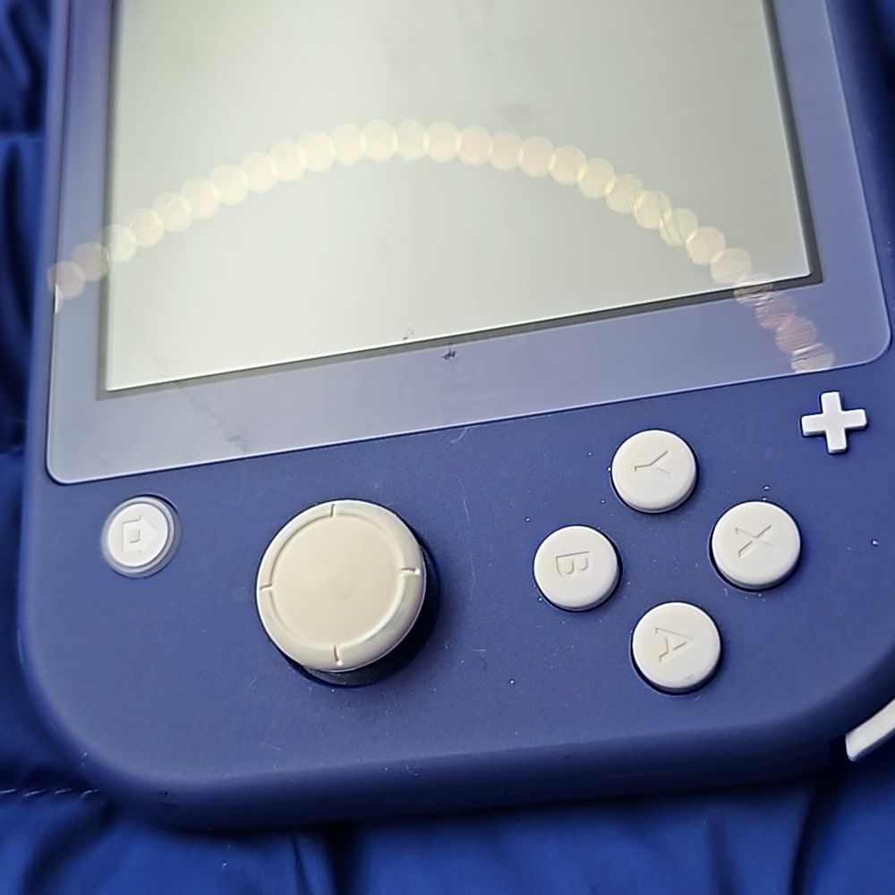 NINTENDO SWITCH - Picture 3 of 9